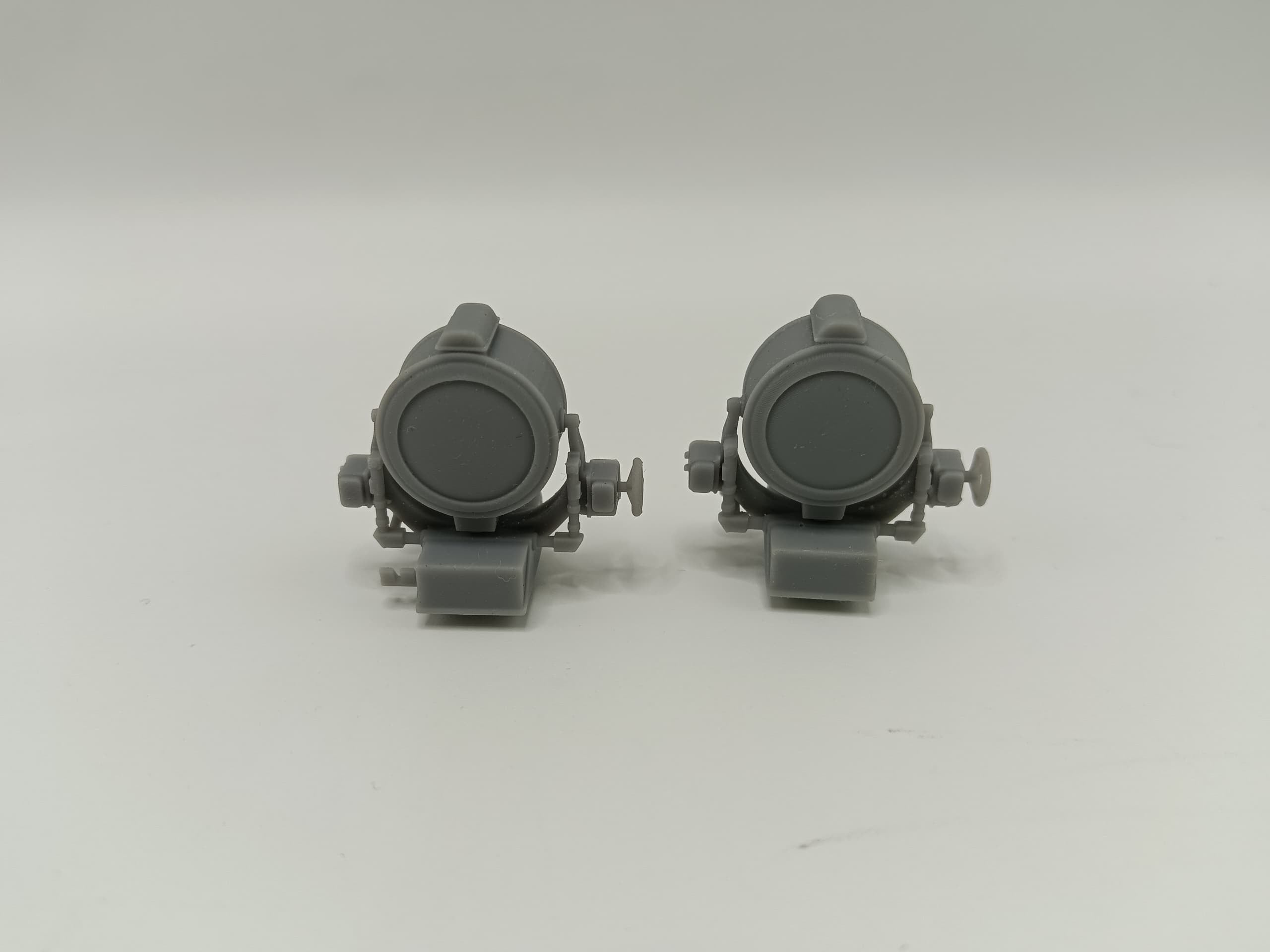 1/72 USN 36-inch Searchlight Set (2pcs) Protosoon