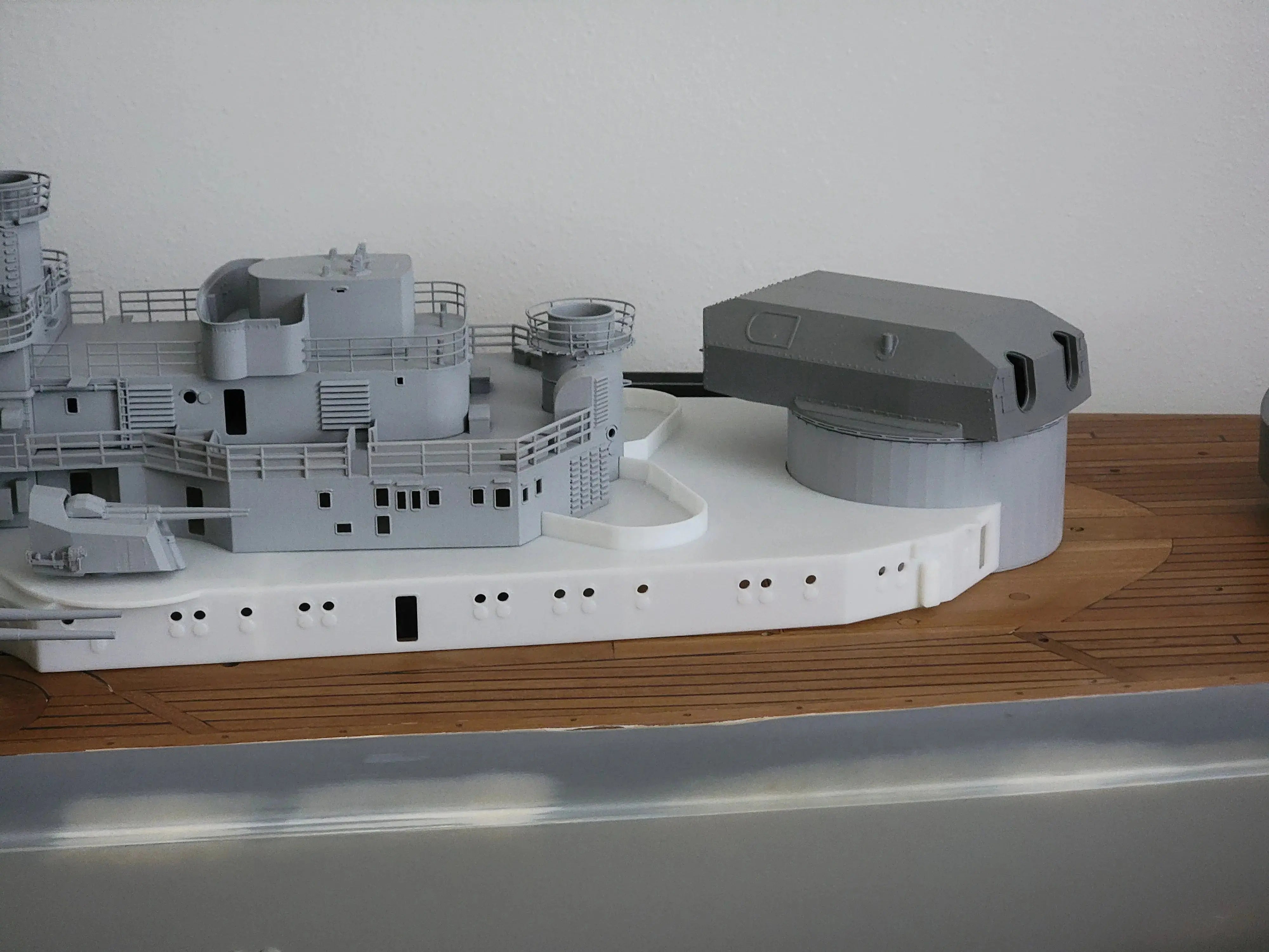 1/72 DKM Bismarck Aft Deck 1 OITECH