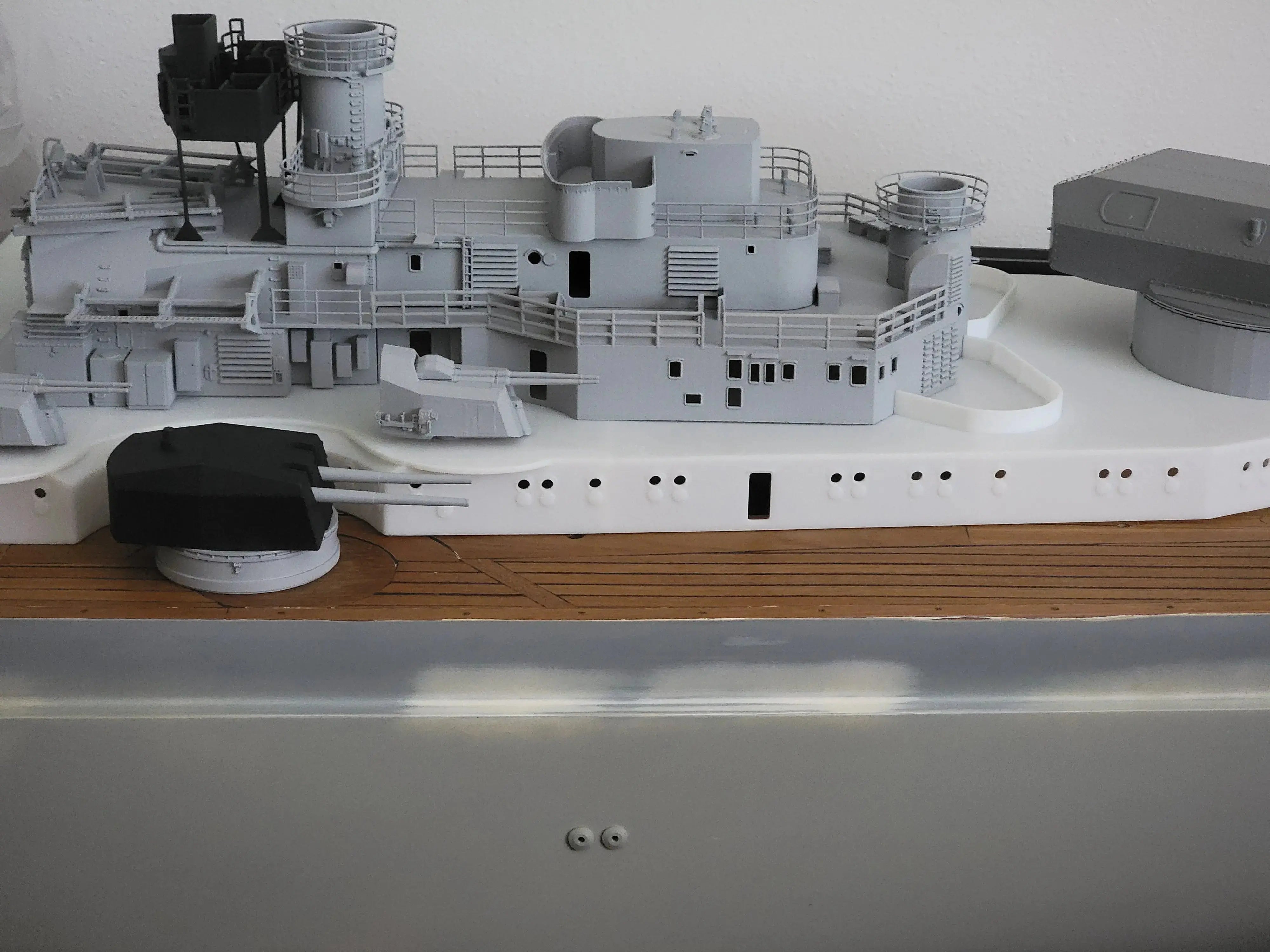 1/72 DKM Bismarck Aft Deck 1 OITECH