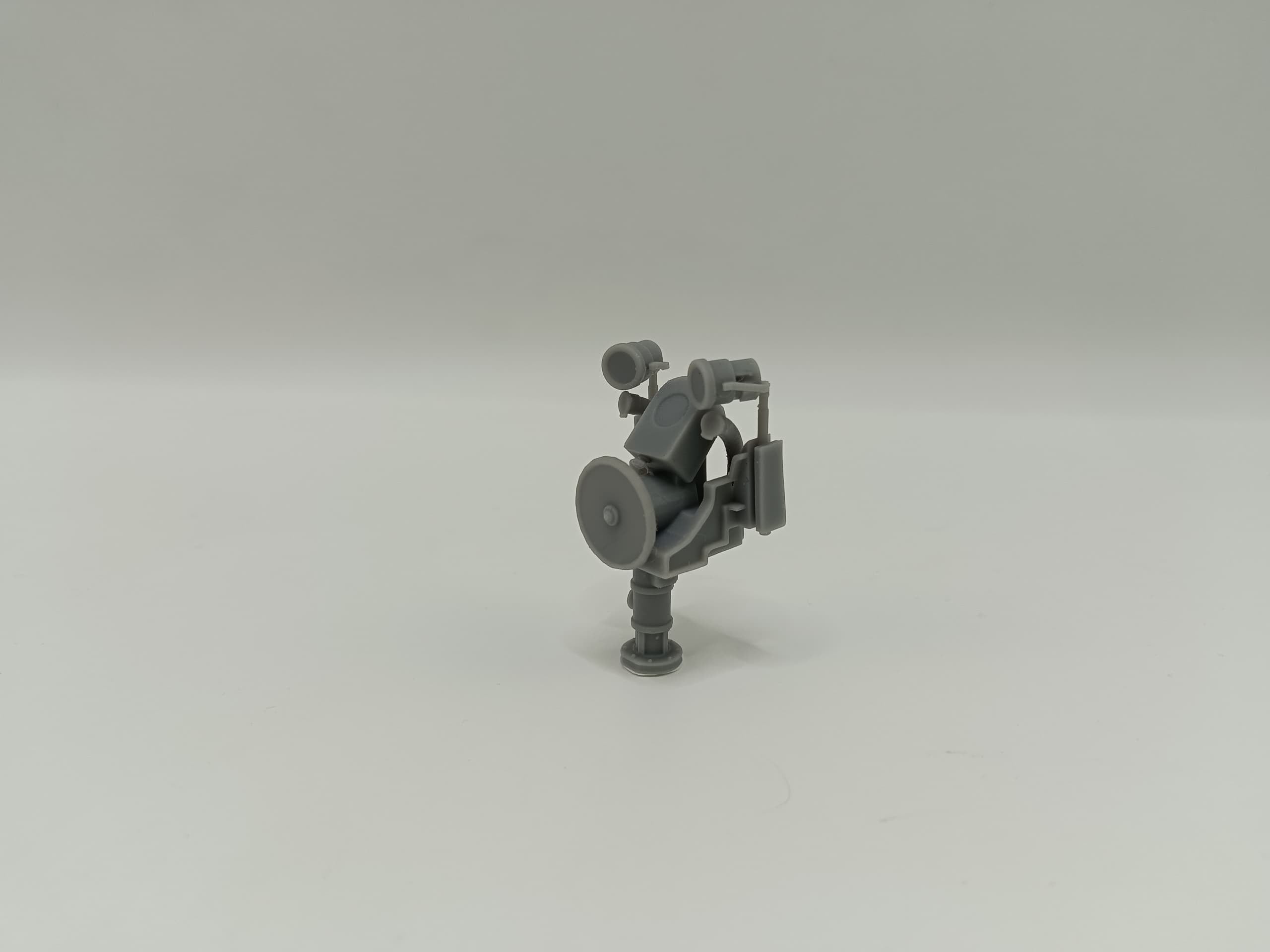 1/48 USN Helm Pedestal w/ Wheel - distefan 3d print – alternate view