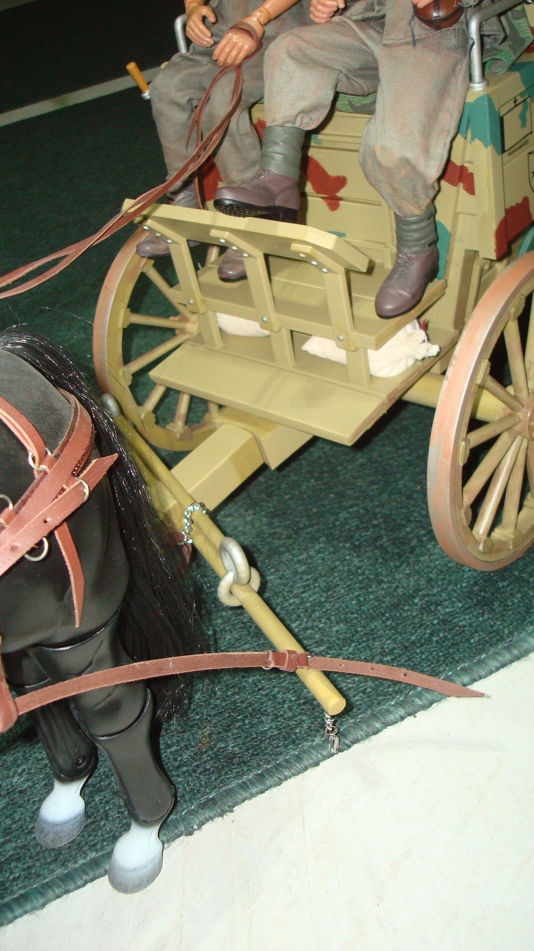 1/6 German WWII Horse Drawn Ambulance Set OITECH