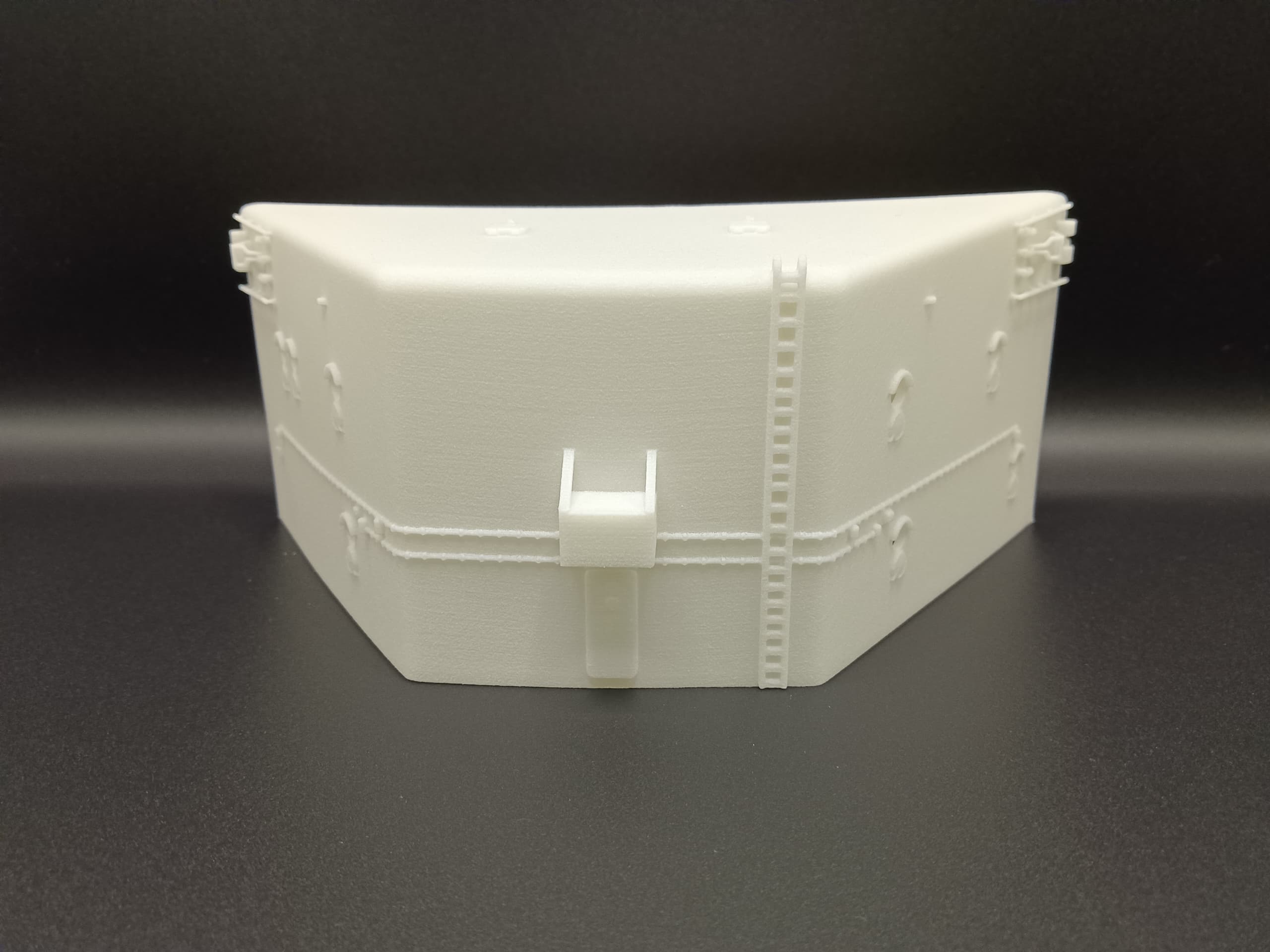1/72 DKM Bismarck Forward Lower Deck 2 - distefan 3d print